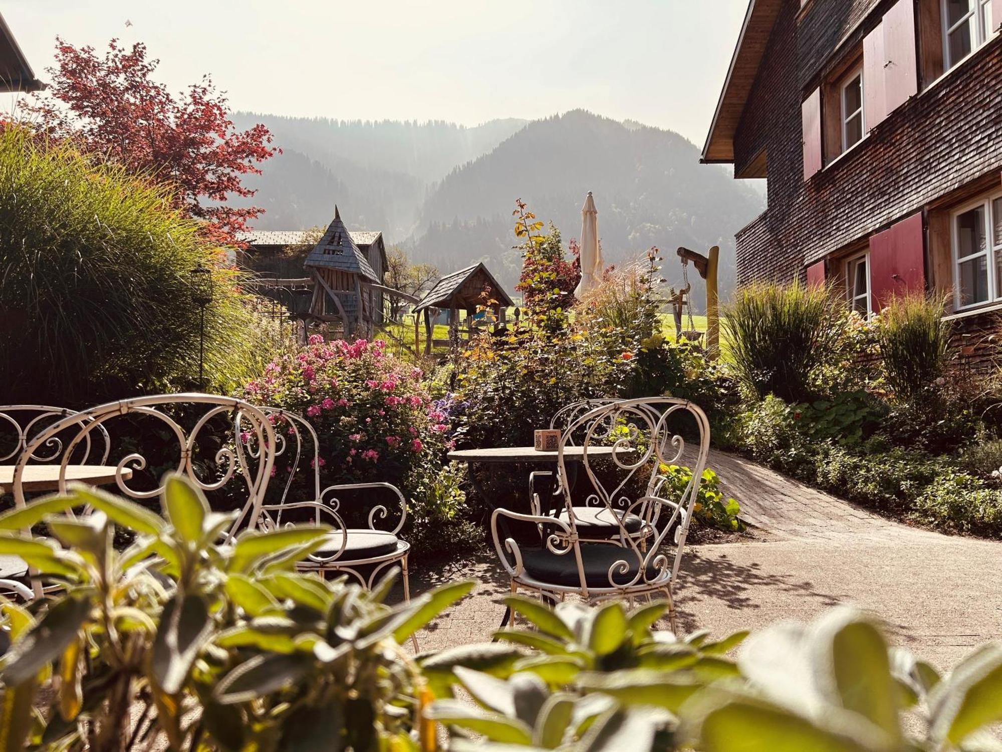Alpen Hotel Post Au (Vorarlberg) ภายนอก รูปภาพ